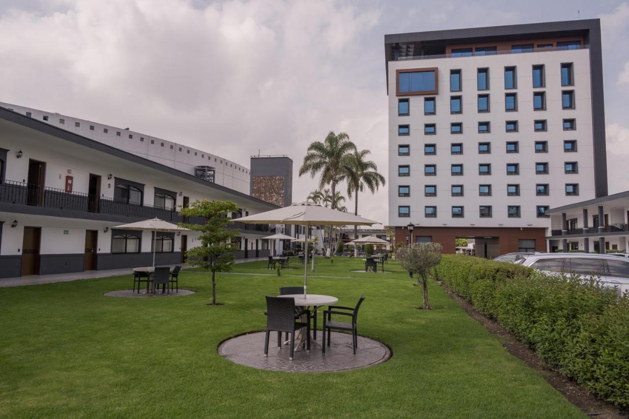 Hotel Malibu Zapopan Bagian luar foto