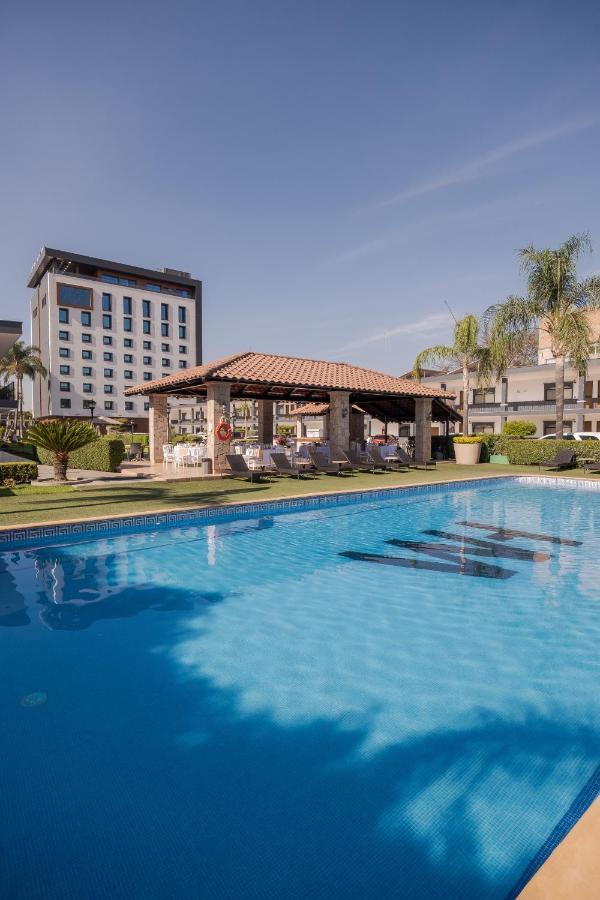 Hotel Malibu Zapopan Bagian luar foto