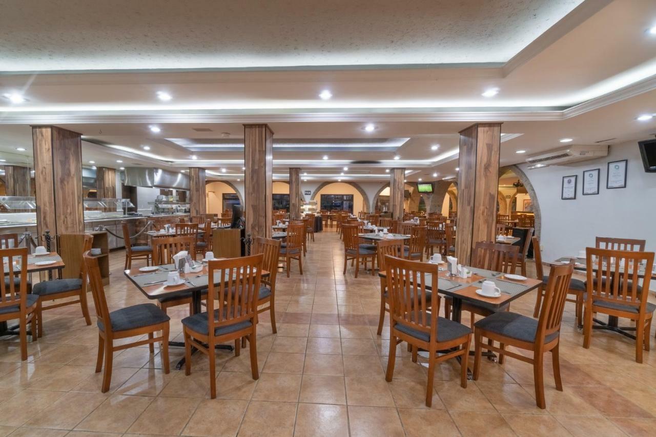 Hotel Malibu Zapopan Bagian luar foto